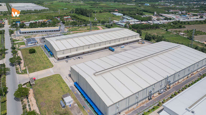 Chụp ảnh nhà xưởng trong khu công nghiệp Phước Đông, khu bốc xếp và đường nội khu